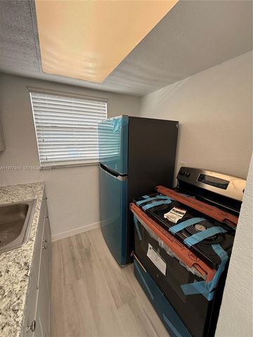 1629 NW N River Dr 404, Miami, FL 33125