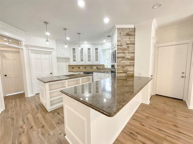 1810 Seven Maples Drive, Houston, TX 77345