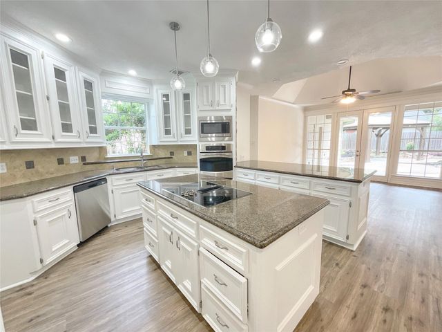 1810 Seven Maples Drive, Houston, TX 77345