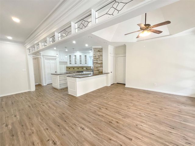 1810 Seven Maples Drive, Houston, TX 77345