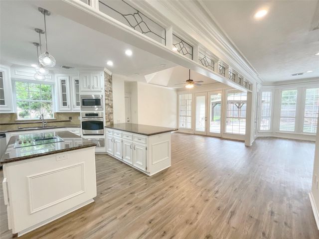 1810 Seven Maples Drive, Houston, TX 77345