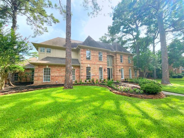 1810 Seven Maples Drive, Houston, TX 77345