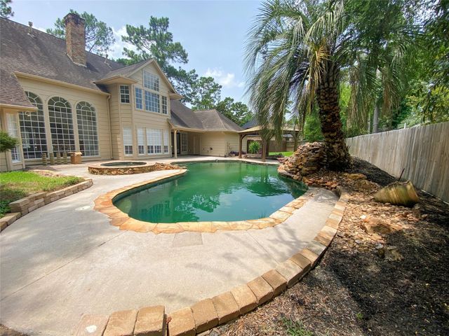 1810 Seven Maples Drive, Houston, TX 77345