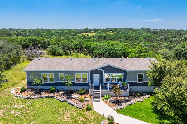 377 Green Oak Dr, Kerrville, TX 78028