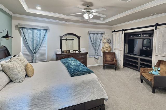 377 Green Oak Dr, Kerrville, TX 78028