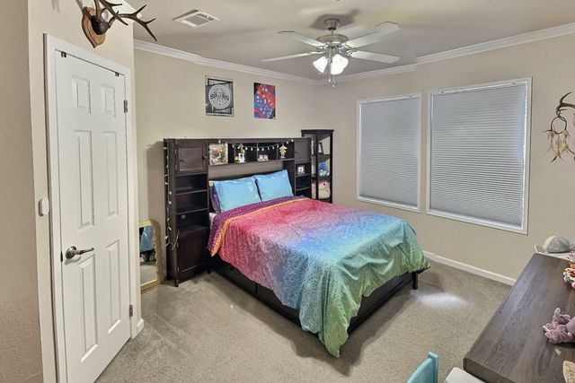 377 Green Oak Dr, Kerrville, TX 78028