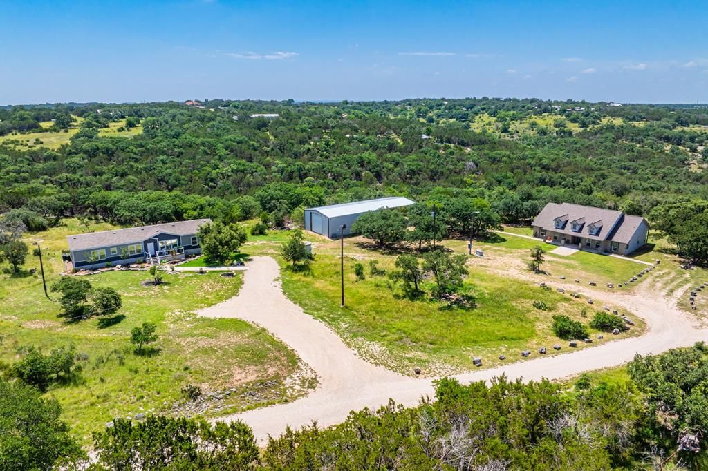 377 Green Oak Dr, Kerrville, TX 78028