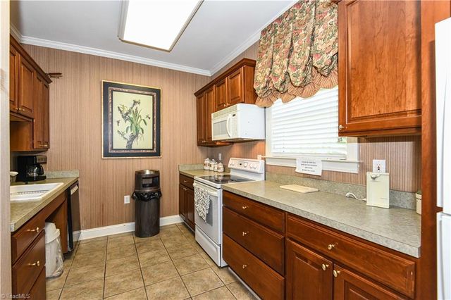 522 College Road, Greensboro, NC 27410