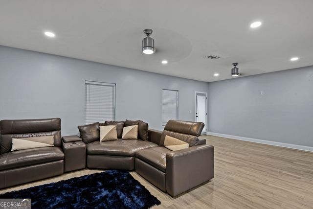 2986 Parkland View, South Fulton, GA 30331