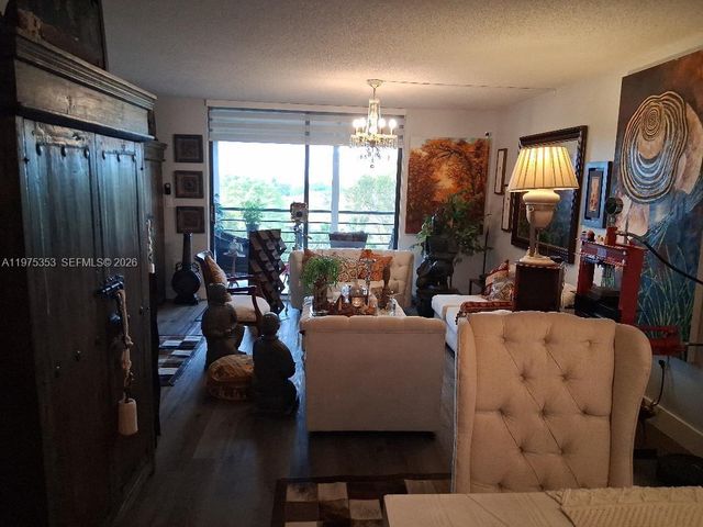 1000 St Charles Pl 609, Pembroke Pines, FL 33026