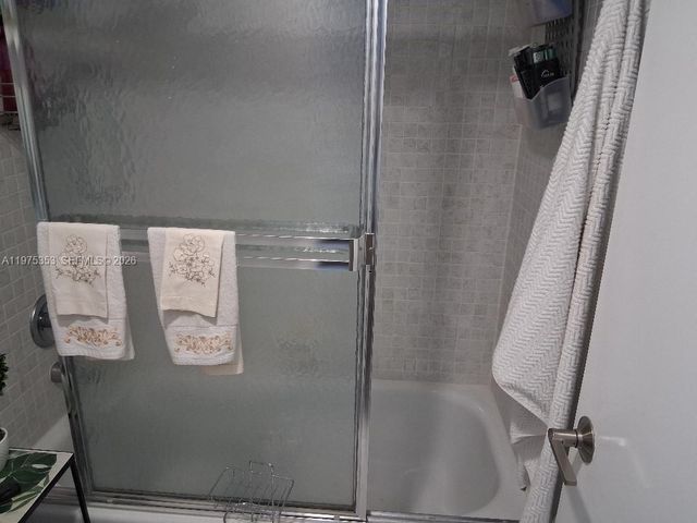 1000 St Charles Pl 609, Pembroke Pines, FL 33026