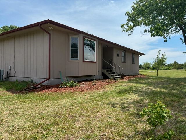11353 SW 60th St, Augusta, KS 67010