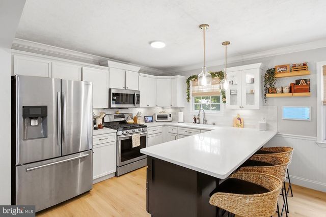 64 WOODLAND RD, Bayville, NJ 08721