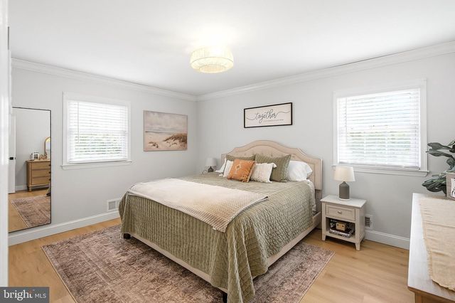 64 WOODLAND RD, Bayville, NJ 08721