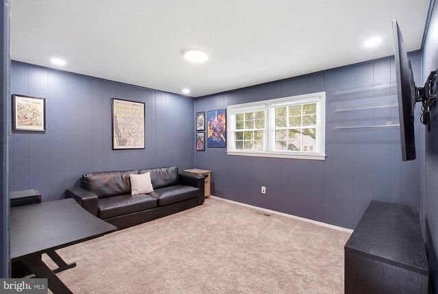 64 WOODLAND RD, Bayville, NJ 08721