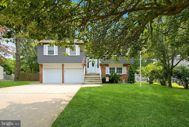 64 WOODLAND RD, Bayville, NJ 08721