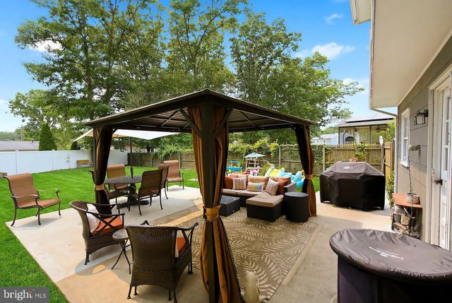 64 WOODLAND RD, Bayville, NJ 08721