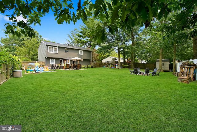 64 WOODLAND RD, Bayville, NJ 08721