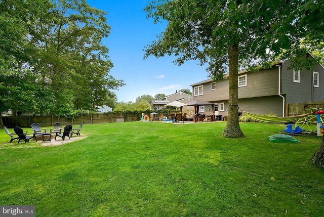 64 WOODLAND RD, Bayville, NJ 08721