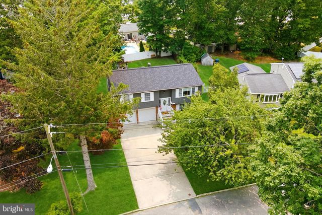 64 WOODLAND RD, Bayville, NJ 08721