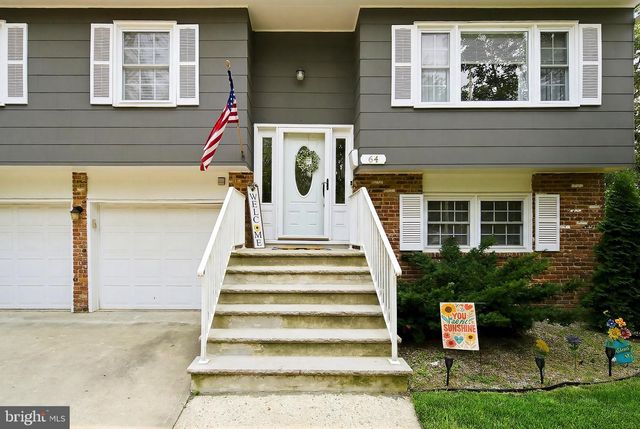 64 WOODLAND RD, Bayville, NJ 08721