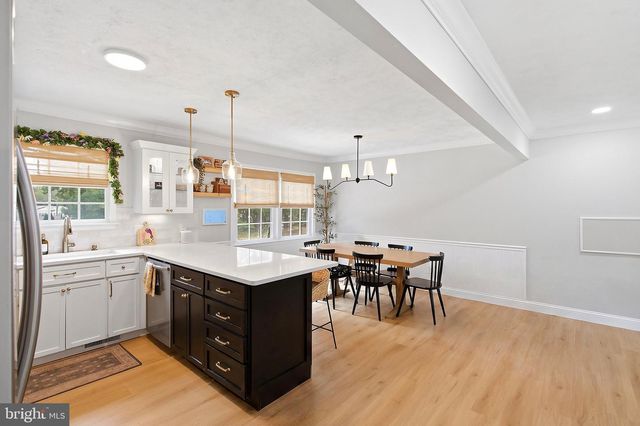 64 WOODLAND RD, Bayville, NJ 08721
