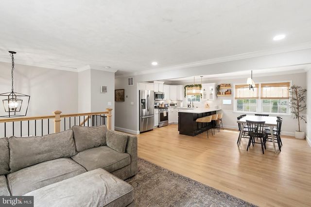 64 WOODLAND RD, Bayville, NJ 08721