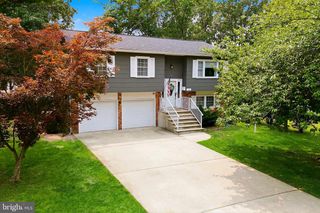 64 WOODLAND RD, Bayville, NJ 08721