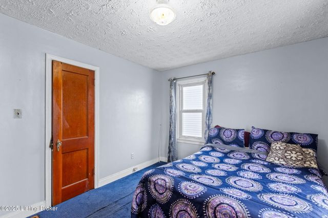 5403 S 3rd St, Louisville, KY 40214