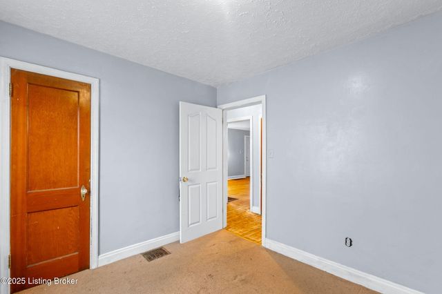 5403 S 3rd St, Louisville, KY 40214