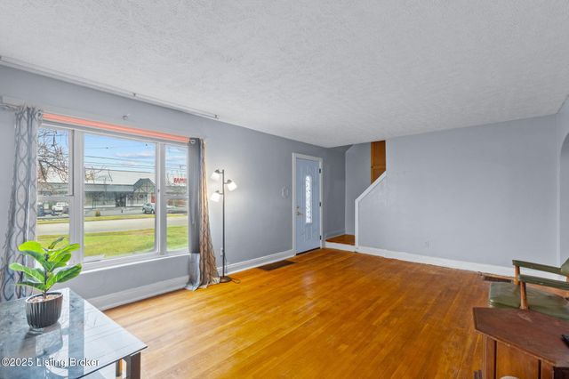 5403 S 3rd St, Louisville, KY 40214