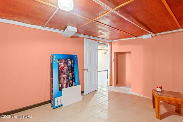 5403 S 3rd St, Louisville, KY 40214