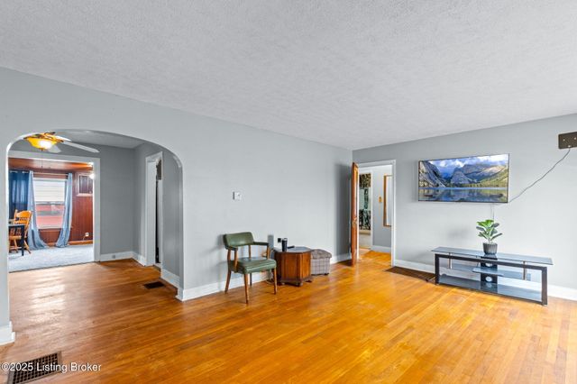 5403 S 3rd St, Louisville, KY 40214