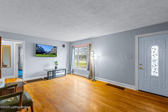 5403 S 3rd St, Louisville, KY 40214