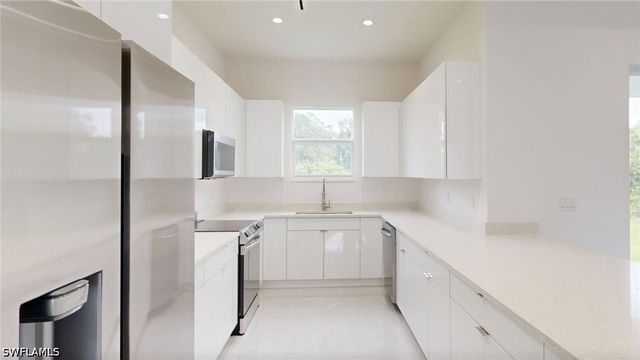 6048 Stratton RD, Fort Myers, FL 33905