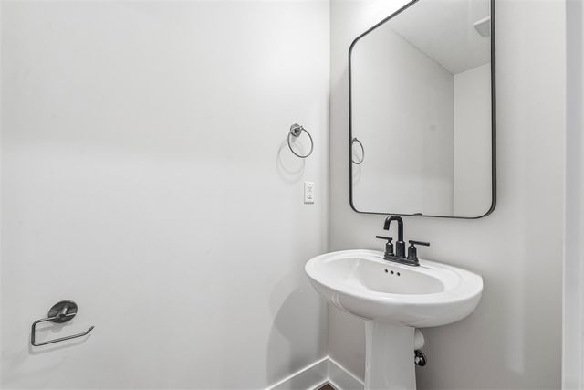 910 Indiana Avenue 12, South Haven, MI 49090