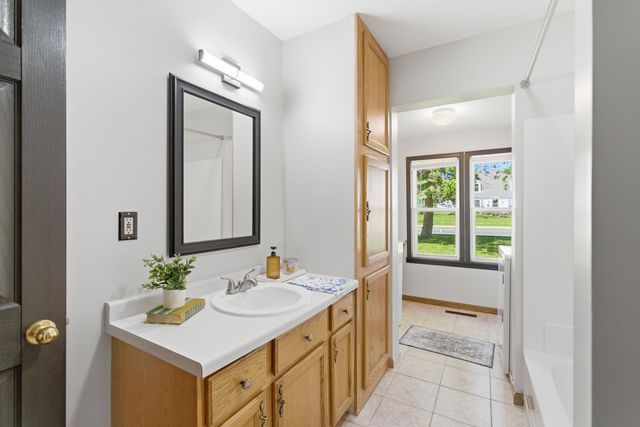 1035 E Main Street, Mankato, MN 56001