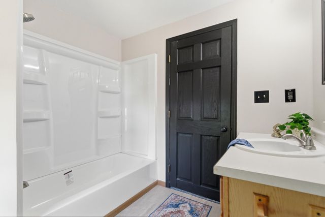 1035 E Main Street, Mankato, MN 56001