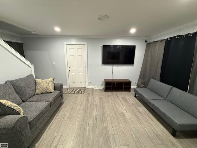 32860 Mecosta Court, Westland, MI 48168