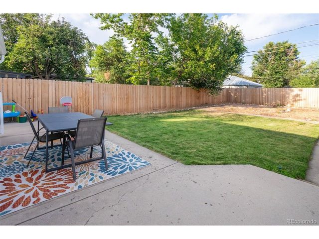 5510 Otis Ct, Arvada, CO 80002