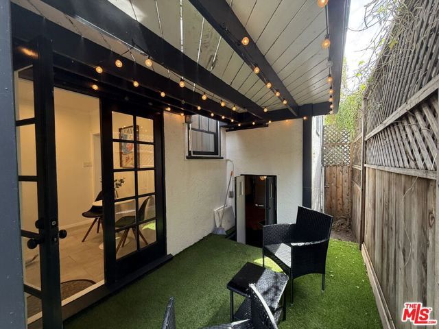 7865 Willoughby Avenue, Los Angeles, CA 90046