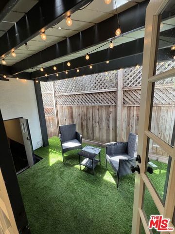 7865 Willoughby Avenue, Los Angeles, CA 90046