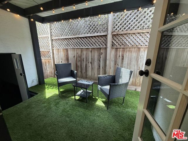 7865 Willoughby Avenue, Los Angeles, CA 90046