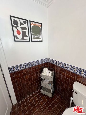 7865 Willoughby Avenue, Los Angeles, CA 90046