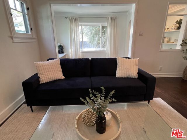 7865 Willoughby Avenue, Los Angeles, CA 90046