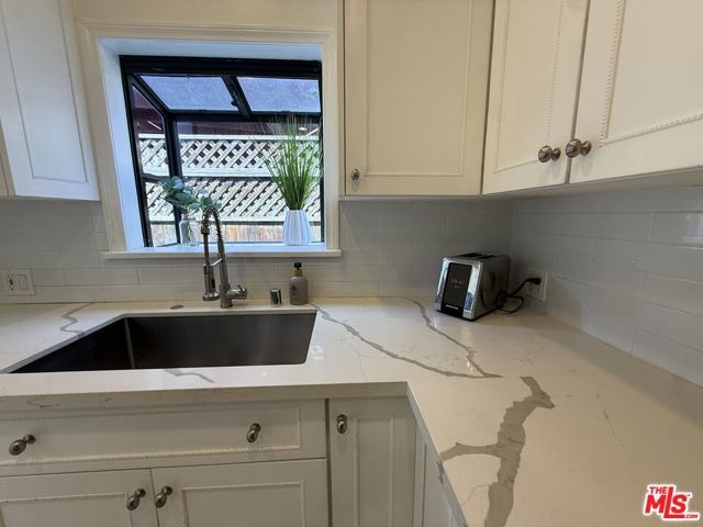 7865 Willoughby Avenue, Los Angeles, CA 90046