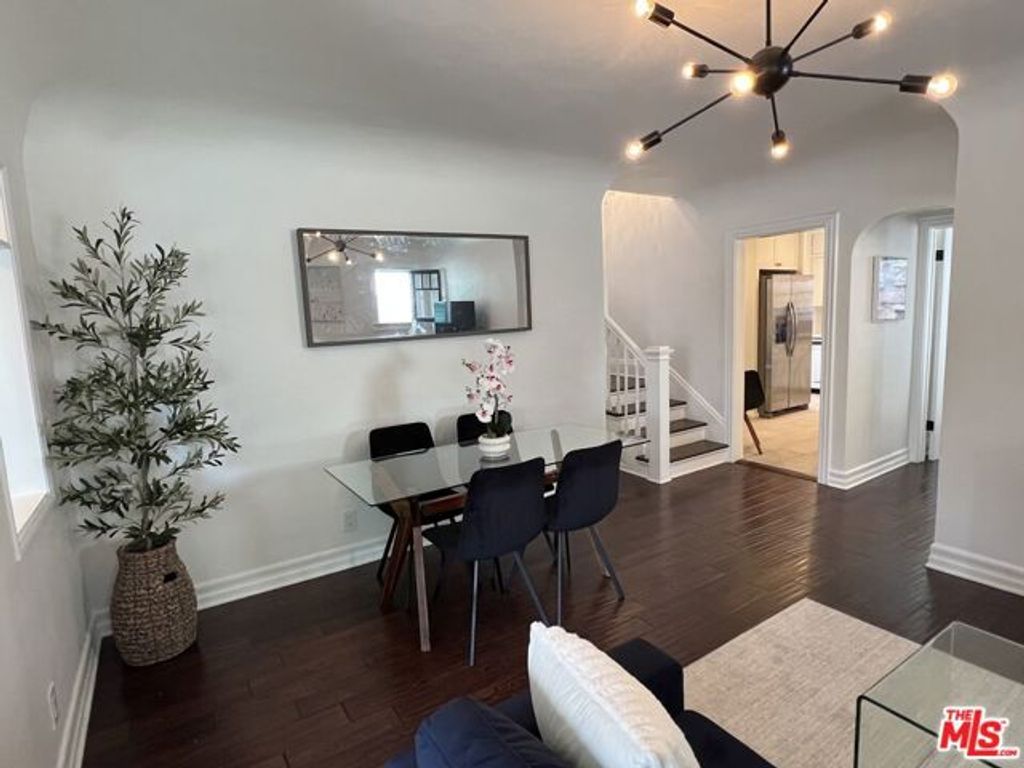 7865 Willoughby Avenue, Los Angeles, CA 90046