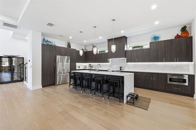 3301 W PAUL AVENUE, Tampa, FL 33611