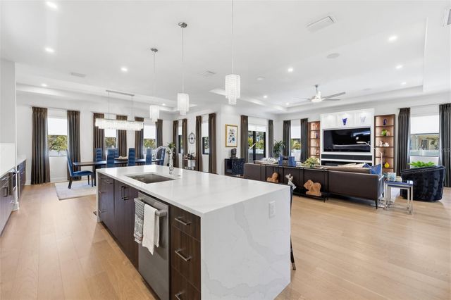 3301 W PAUL AVENUE, Tampa, FL 33611