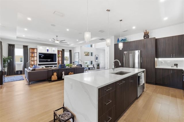 3301 W PAUL AVENUE, Tampa, FL 33611